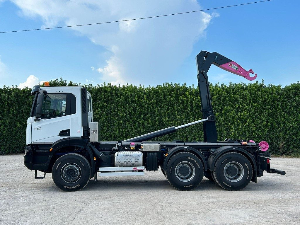 IVECO TRAKKER T-WAY AD380T NUOVO SCARRABILE - شاحنة برافعة خطافية: صورة 2 IVECO TRAKKER T-WAY AD380T NUOVO SCARRABILE - شاحنة برافعة خطافية: صورة 2