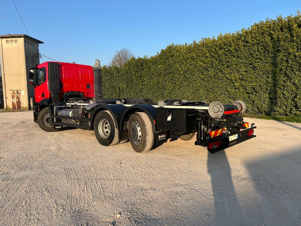 IVECO X-WAY AD260 NUOVO TARGATO SCARRABILE - شاحنة برافعة خطافية: صورة 3 IVECO X-WAY AD260 NUOVO TARGATO SCARRABILE - شاحنة برافعة خطافية: صورة 3
