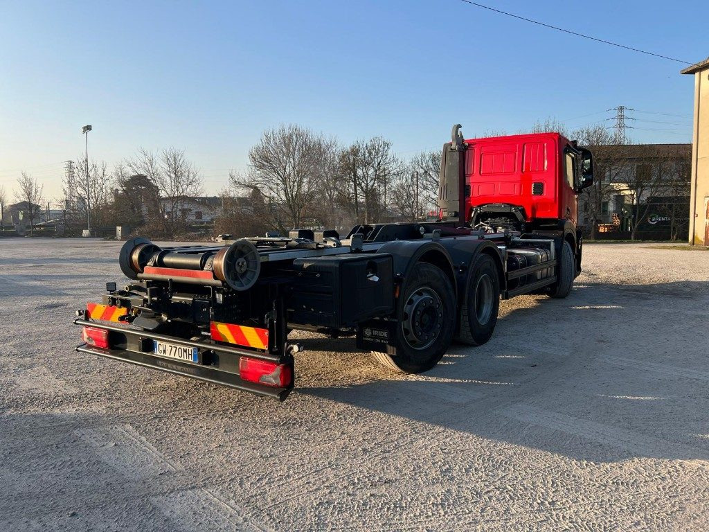 IVECO X-WAY AD260 NUOVO TARGATO SCARRABILE - شاحنة برافعة خطافية: صورة 4 IVECO X-WAY AD260 NUOVO TARGATO SCARRABILE - شاحنة برافعة خطافية: صورة 4