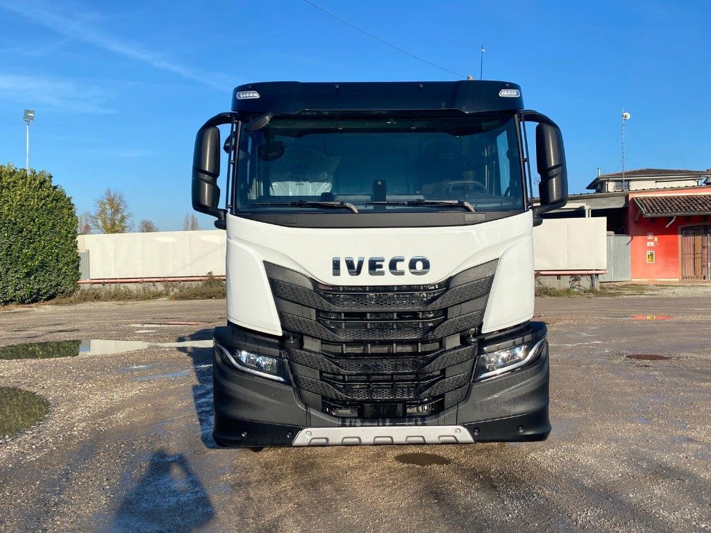 IVECO X-WAY AD280X48 NUOVO SCARRABILE PASSO 4500 - شاحنة برافعة خطافية: صورة 2 IVECO X-WAY AD280X48 NUOVO SCARRABILE PASSO 4500 - شاحنة برافعة خطافية: صورة 2