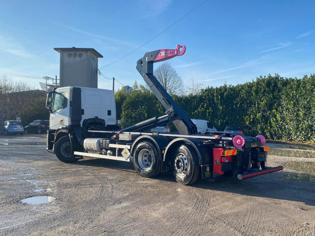 IVECO X-WAY AD280X48 NUOVO SCARRABILE PASSO 4500 - شاحنة برافعة خطافية: صورة 4 IVECO X-WAY AD280X48 NUOVO SCARRABILE PASSO 4500 - شاحنة برافعة خطافية: صورة 4