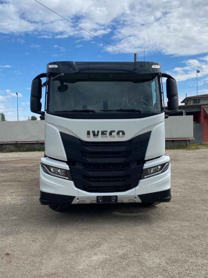 IVECO X-WAY AD280X48Y NUOVO SCARRABILE PASSO 3120 - شاحنة برافعة خطافية: صورة 2 IVECO X-WAY AD280X48Y NUOVO SCARRABILE PASSO 3120 - شاحنة برافعة خطافية: صورة 2
