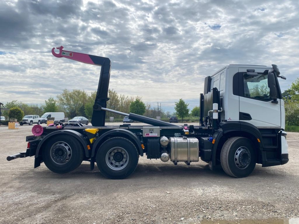 IVECO X-WAY AD280X48Y NUOVO SCARRABILE PASSO 3120 - شاحنة برافعة خطافية: صورة 5 IVECO X-WAY AD280X48Y NUOVO SCARRABILE PASSO 3120 - شاحنة برافعة خطافية: صورة 5
