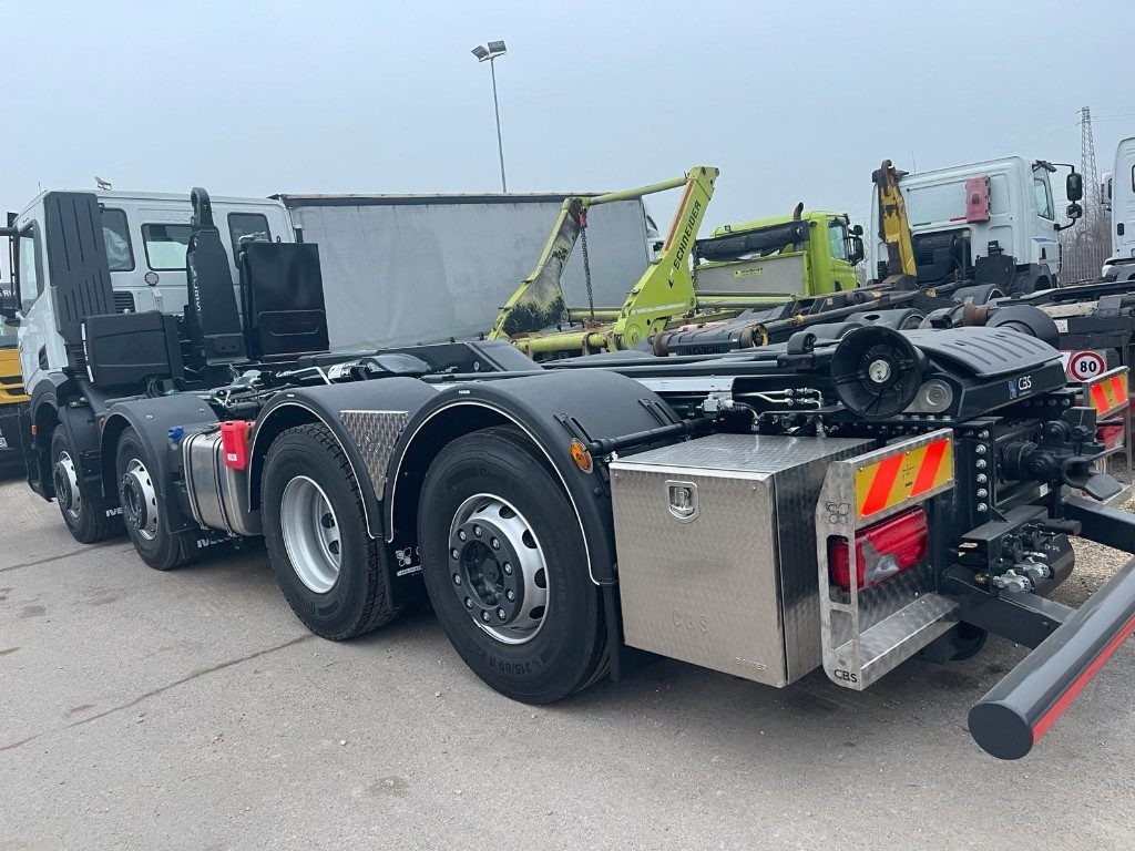 IVECO X-WAY AD350X480YPS SCARRABILE NUOVO - شاحنة برافعة خطافية: صورة 4 IVECO X-WAY AD350X480YPS SCARRABILE NUOVO - شاحنة برافعة خطافية: صورة 4