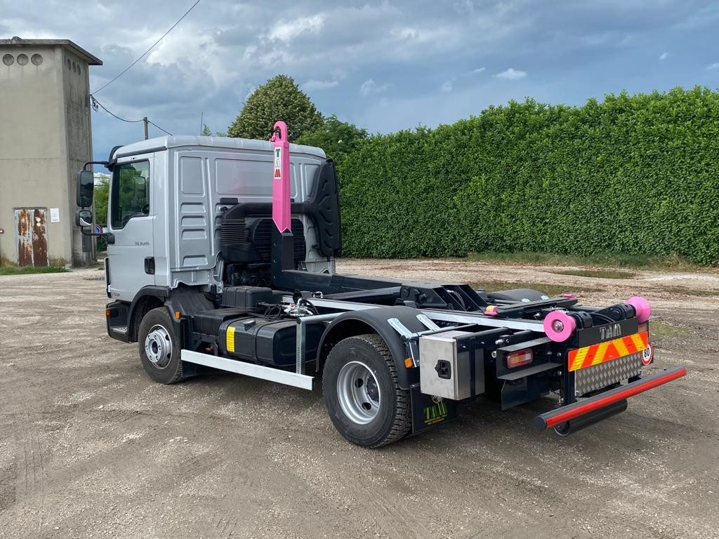 MAN TGM 12.220 - شاحنة برافعة خطافية: صورة 3 MAN TGM 12.220 - شاحنة برافعة خطافية: صورة 3