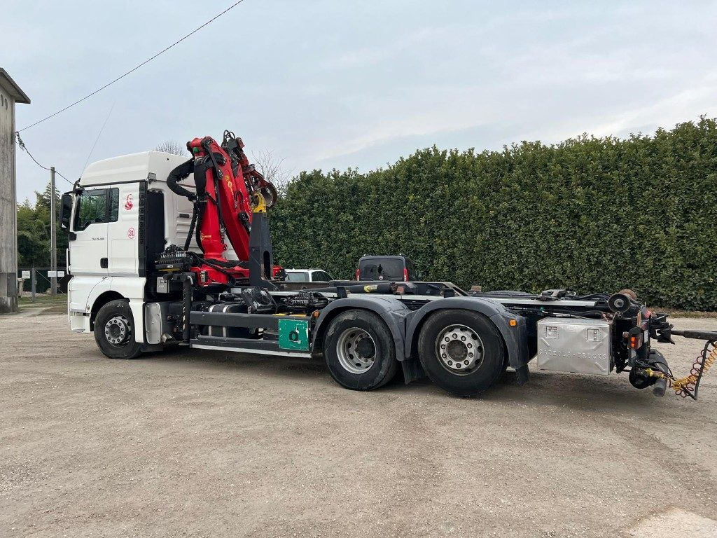 MAN TGX 26.480 SCARRABILE CON GRU - شاحنة برافعة خطافية, شاحنة كرين: صورة 4 MAN TGX 26.480 SCARRABILE CON GRU - شاحنة برافعة خطافية, شاحنة كرين: صورة 4