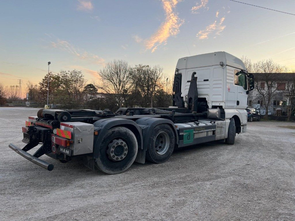 MAN TGX 26.480 USATO SCARRABILE - شاحنة برافعة خطافية: صورة 2 MAN TGX 26.480 USATO SCARRABILE - شاحنة برافعة خطافية: صورة 2