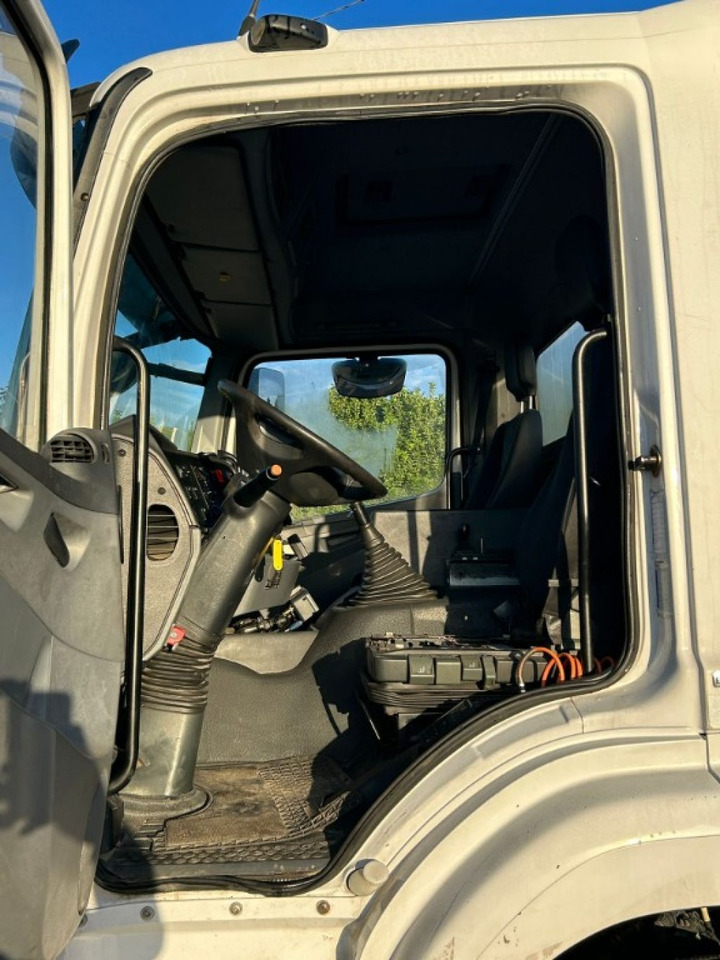 MERCEDES-BENZ MERCEDES 2533 SCARRABILE - شاحنة برافعة خطافية: صورة 5 MERCEDES-BENZ MERCEDES 2533 SCARRABILE - شاحنة برافعة خطافية: صورة 5