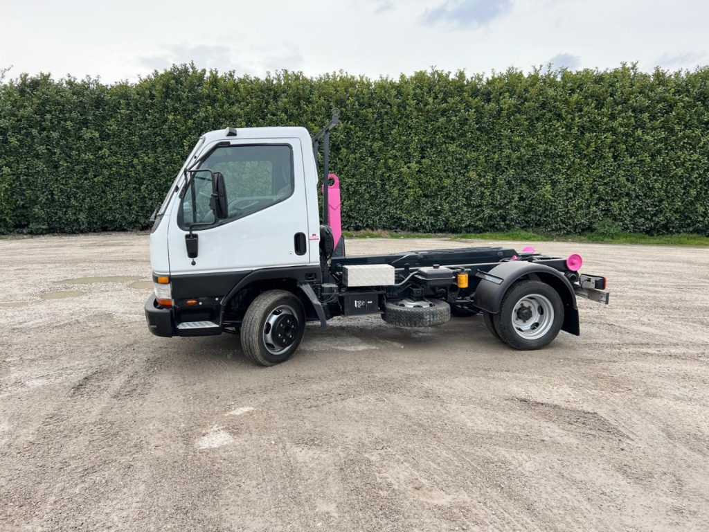 MITSUBISHI CANTER 3.0 SCARRABILE - شاحنة برافعة خطافية: صورة 3 MITSUBISHI CANTER 3.0 SCARRABILE - شاحنة برافعة خطافية: صورة 3