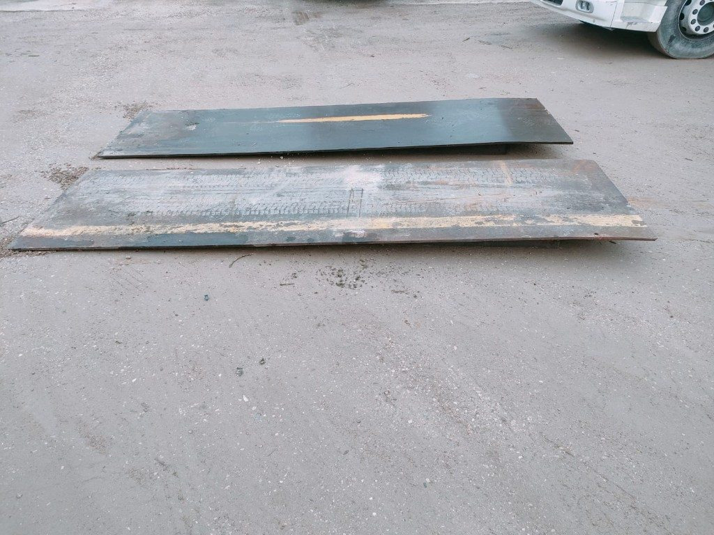 PEDANE IN FERRO PER CONTAINER - معدات الانشاءات: صورة 5 PEDANE IN FERRO PER CONTAINER - معدات الانشاءات: صورة 5