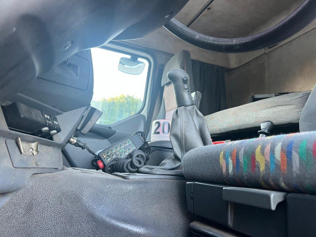 شاحنة برافعة خطافية RENAULT 420 USATO SCARRABILE 8X2: صورة 12