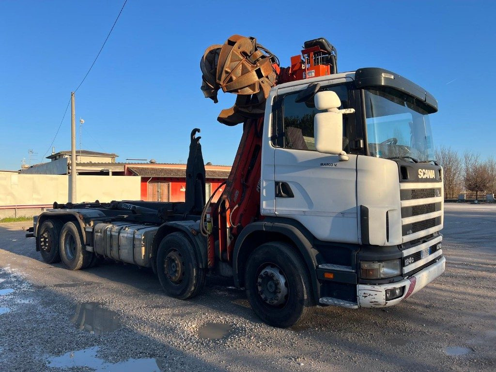 SCANIA CV R124 SCARRABILE CON GRU E POLIPO - شاحنة برافعة خطافية: صورة 4 SCANIA CV R124 SCARRABILE CON GRU E POLIPO - شاحنة برافعة خطافية: صورة 4