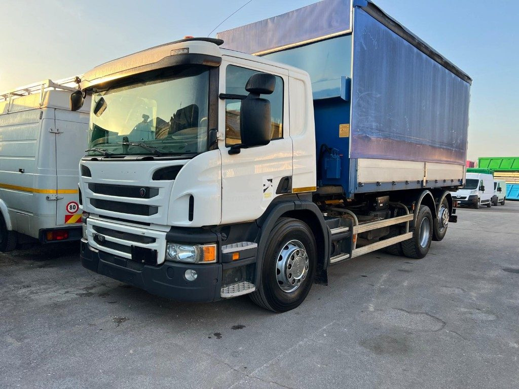 SCANIA P410 CP16 SCARRABILE - شاحنة برافعة خطافية: صورة 1 SCANIA P410 CP16 SCARRABILE - شاحنة برافعة خطافية: صورة 1