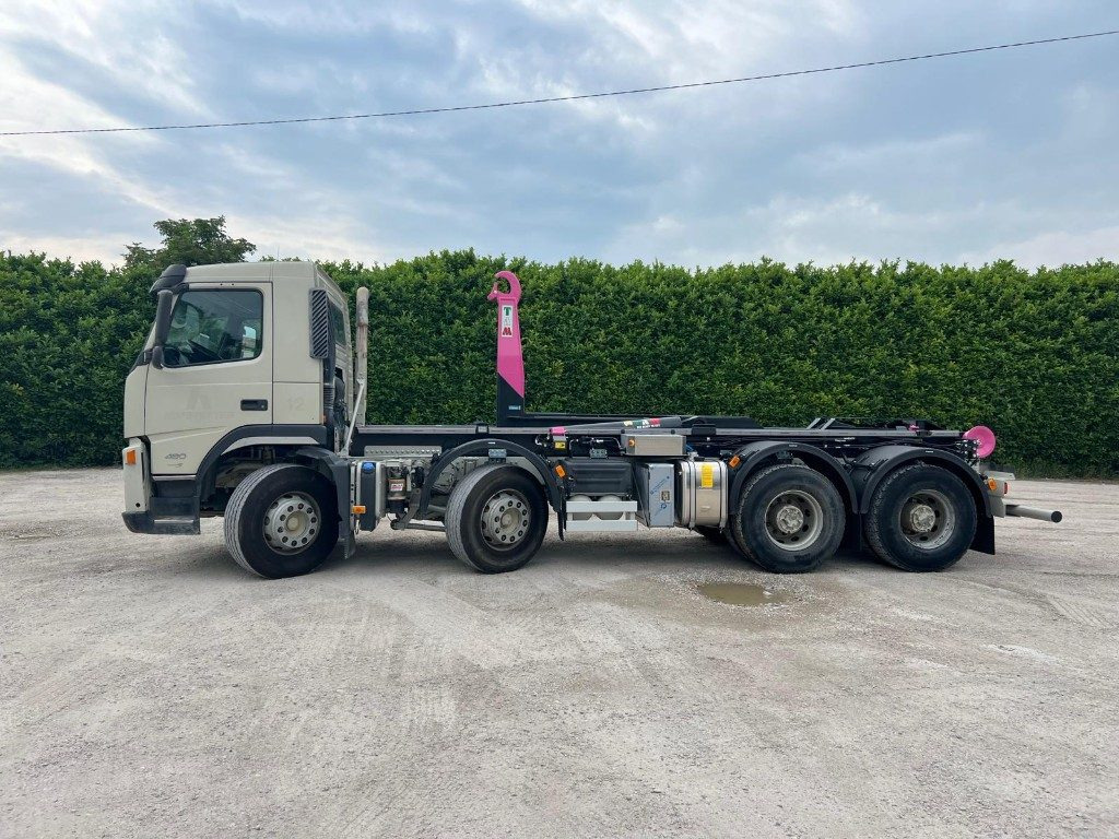 VOLVO FM480 SCARRABILE 8X4 - شاحنة برافعة خطافية: صورة 2 VOLVO FM480 SCARRABILE 8X4 - شاحنة برافعة خطافية: صورة 2