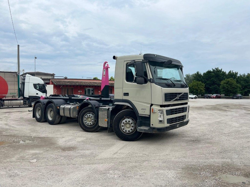 شاحنة برافعة خطافية VOLVO FM480 SCARRABILE 8X4: صورة 7 شاحنة برافعة خطافية VOLVO FM480 SCARRABILE 8X4: صورة 7