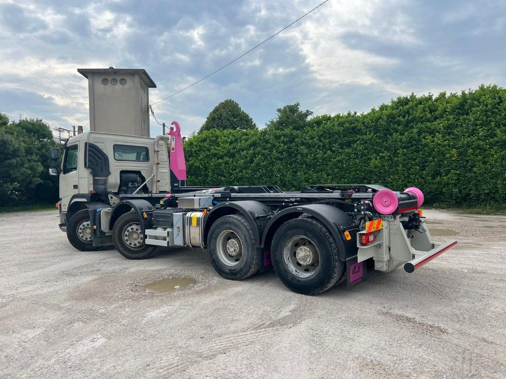 VOLVO FM480 SCARRABILE 8X4 - شاحنة برافعة خطافية: صورة 3 VOLVO FM480 SCARRABILE 8X4 - شاحنة برافعة خطافية: صورة 3