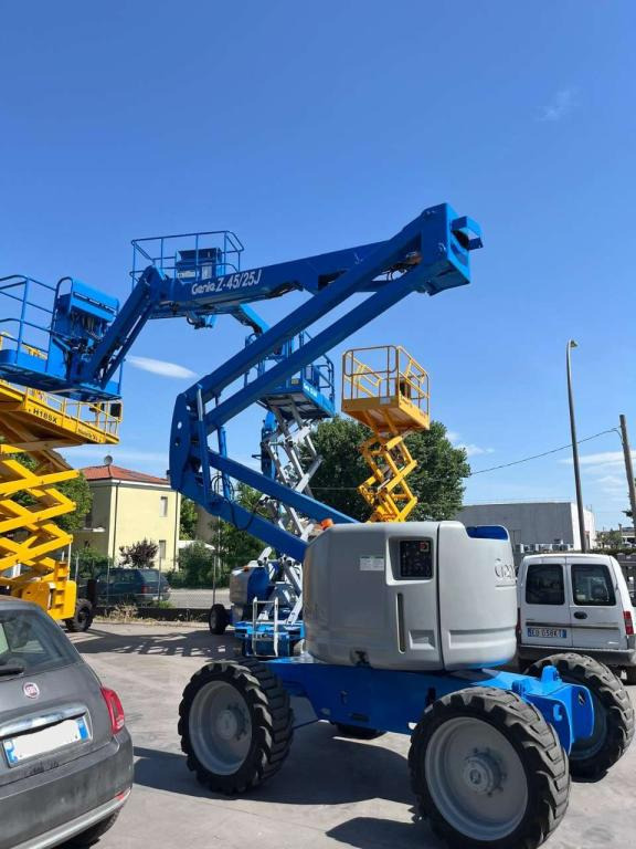 Genie Z45/25 - مرفاع مفصلي: صورة 1 Genie Z45/25 - مرفاع مفصلي: صورة 1