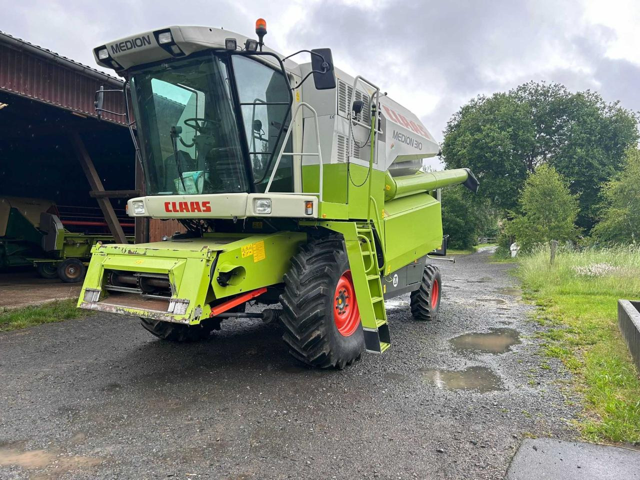 CLAAS Medion 310 - حصادة: صورة 3 CLAAS Medion 310 - حصادة: صورة 3