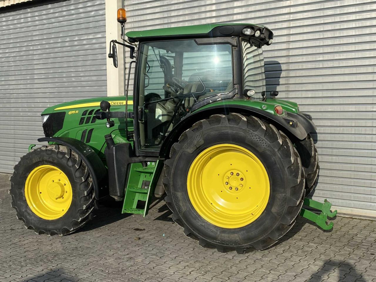 John Deere 6115R - جرار: صورة 4 John Deere 6115R - جرار: صورة 4