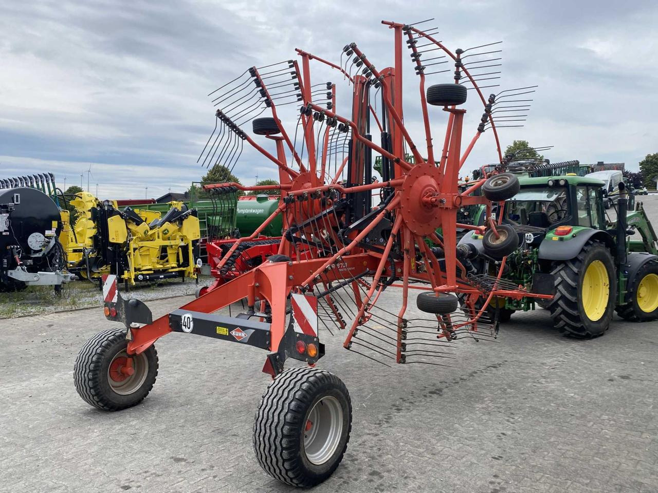 Kuhn GA 8731 - نشارة الدريس/ شوكة جرف: صورة 5 Kuhn GA 8731 - نشارة الدريس/ شوكة جرف: صورة 5