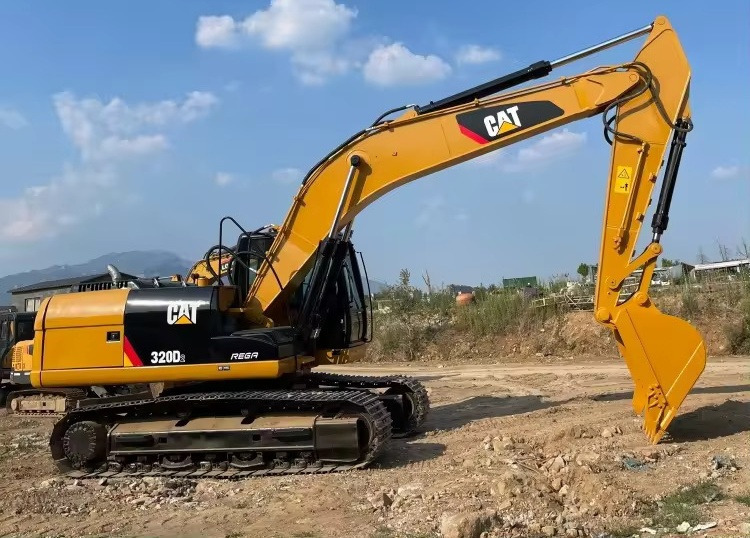 CATERPILLAR Crawler excavator Used excavator cat320 Japan brand Used CAT 320 Excavator Caterpillar 320D Crawler Excavator CAT320 used digger for sale - حفار زاحف: صورة 4 CATERPILLAR Crawler excavator Used excavator cat320 Japan brand Used CAT 320 Excavator Caterpillar 320D Crawler Excavator CAT320 used digger for sale - حفار زاحف: صورة 4