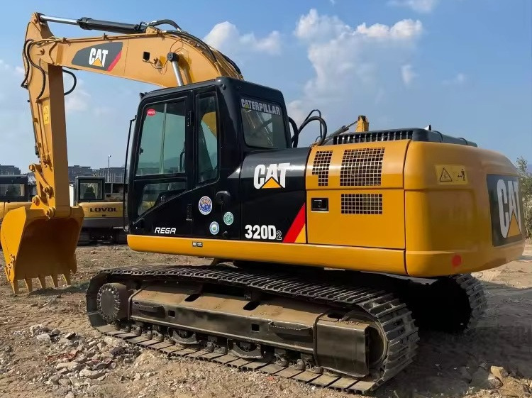 CATERPILLAR Crawler excavator Used excavator cat320 Japan brand Used CAT 320 Excavator Caterpillar 320D Crawler Excavator CAT320 used digger for sale - حفار زاحف: صورة 3 CATERPILLAR Crawler excavator Used excavator cat320 Japan brand Used CAT 320 Excavator Caterpillar 320D Crawler Excavator CAT320 used digger for sale - حفار زاحف: صورة 3