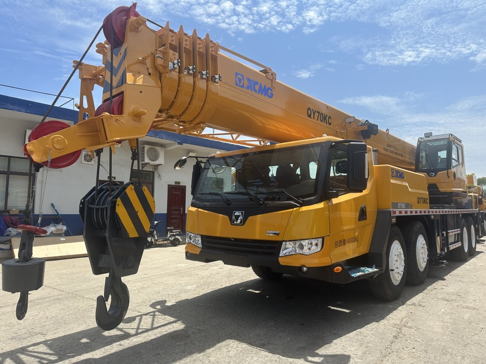 XCMG qy70kc xct75 qy75kc 75 ton truck crane - موبايل كرين: صورة 1 XCMG qy70kc xct75 qy75kc 75 ton truck crane - موبايل كرين: صورة 1