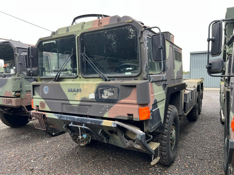 MAN KAT 25.422DFAEG 6X6 CABIN CHASSIS - TWIST LOCKS SYSTEM - شاحنة: صورة 1 MAN KAT 25.422DFAEG 6X6 CABIN CHASSIS - TWIST LOCKS SYSTEM - شاحنة: صورة 1