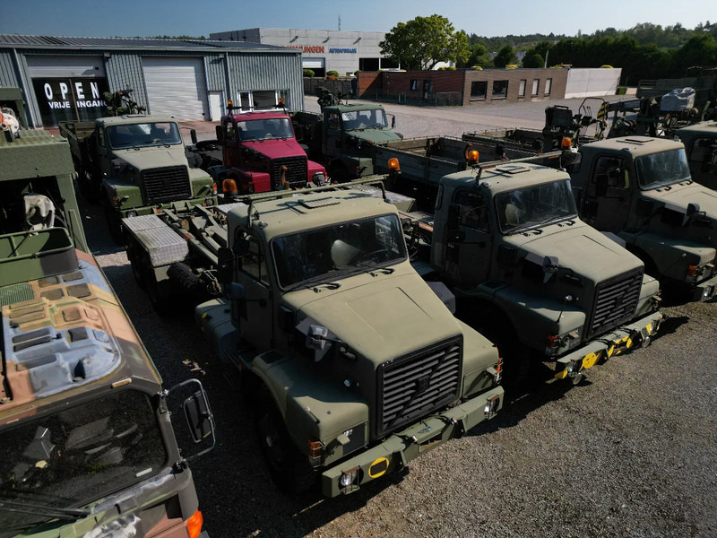 Volvo N 10 6X4 - HOOK CONTAINER (3x stock) - شاحنة: صورة 5 Volvo N 10 6X4 - HOOK CONTAINER (3x stock) - شاحنة: صورة 5
