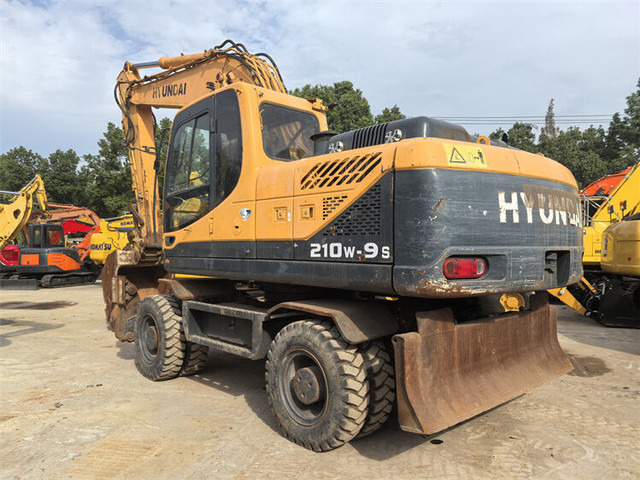 Hyundai R210W-9S - حفار ذو عجلات: صورة 3 Hyundai R210W-9S - حفار ذو عجلات: صورة 3