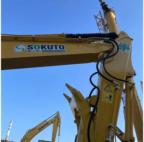 Komatsu PC130 - حفار زاحف: صورة 4 Komatsu PC130 - حفار زاحف: صورة 4