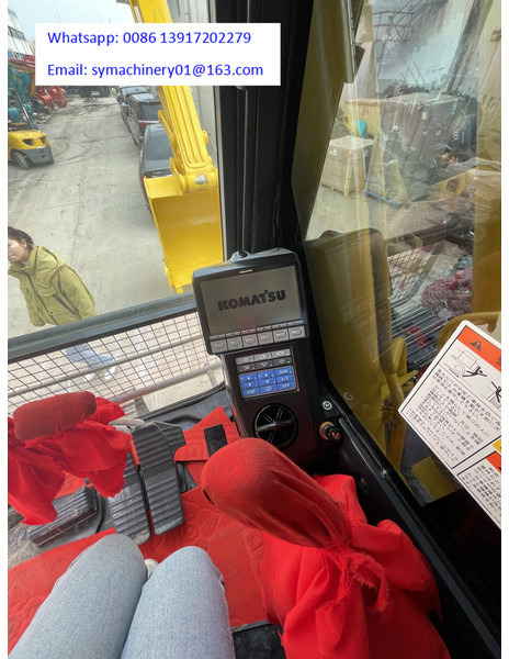 حفار زاحف Komatsu PC220-8N1: صورة 10