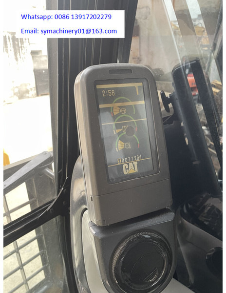 حفار زاحف Komatsu PC220-8N1: صورة 12