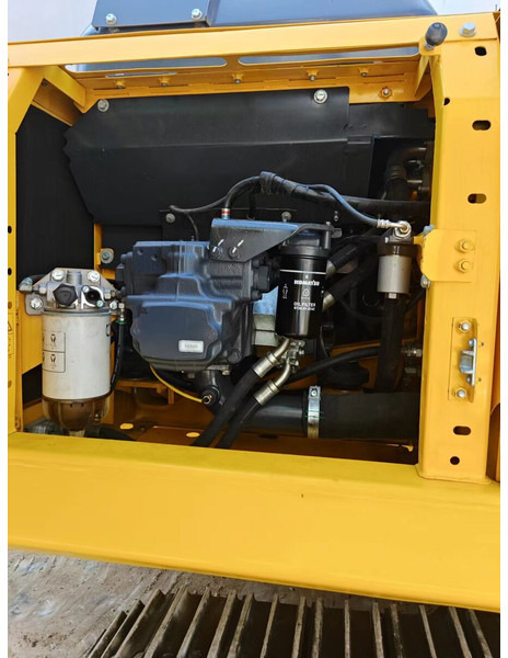 Komatsu PC220-8 - حفار زاحف: صورة 4 Komatsu PC220-8 - حفار زاحف: صورة 4