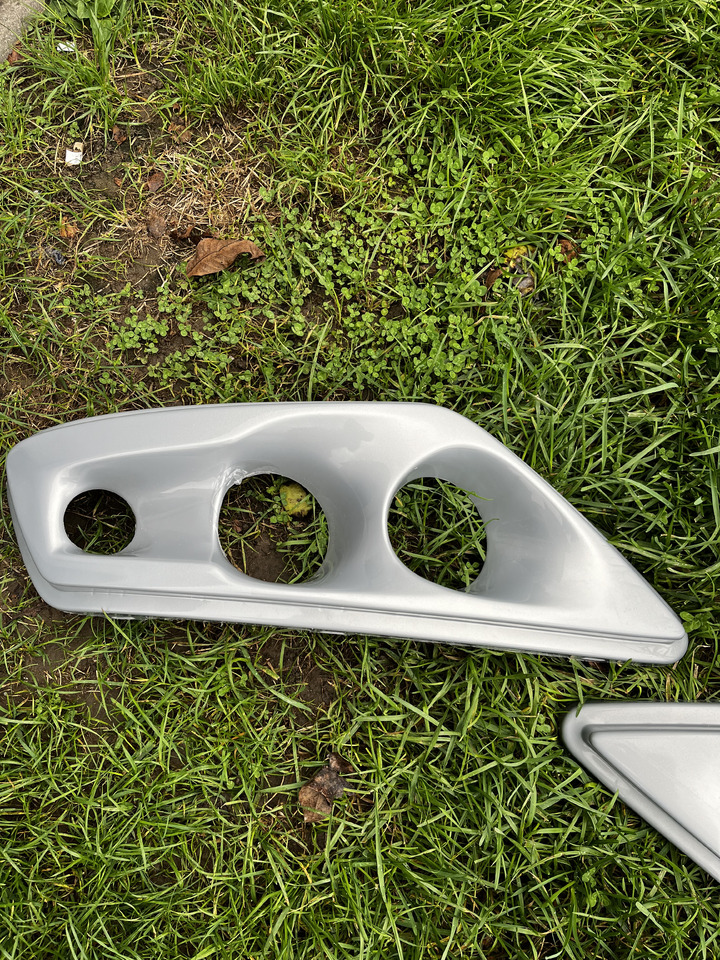 Mercedes-Benz Osłona lamp przód Mercedes Intouro do autobusu Mercedes Intouro - هيكل السيارة الخارجية - حافلة: صورة 3 Mercedes-Benz Osłona lamp przód Mercedes Intouro do autobusu Mercedes Intouro - هيكل السيارة الخارجية - حافلة: صورة 3