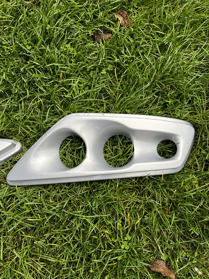 Mercedes-Benz Osłona lamp przód Mercedes Intouro do autobusu Mercedes Intouro - هيكل السيارة الخارجية - حافلة: صورة 2 Mercedes-Benz Osłona lamp przód Mercedes Intouro do autobusu Mercedes Intouro - هيكل السيارة الخارجية - حافلة: صورة 2