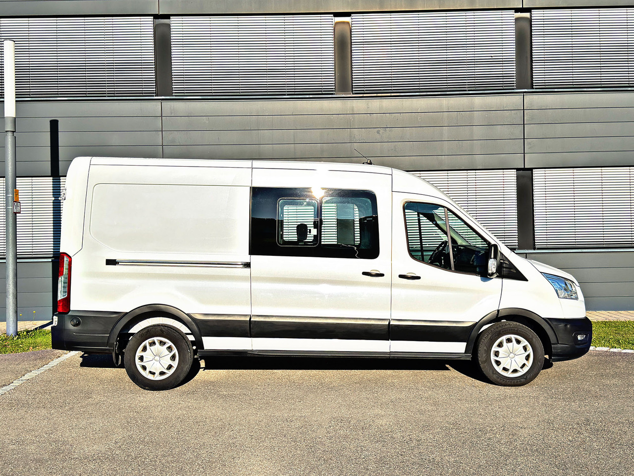 Ford Transit 350 L3H2 Trend|6Sitzer|Kamera|AHK|PDC|19 - فان, الشاحنات الصغيرة كابينة مزدوجة: صورة 2 Ford Transit 350 L3H2 Trend|6Sitzer|Kamera|AHK|PDC|19 - فان, الشاحنات الصغيرة كابينة مزدوجة: صورة 2