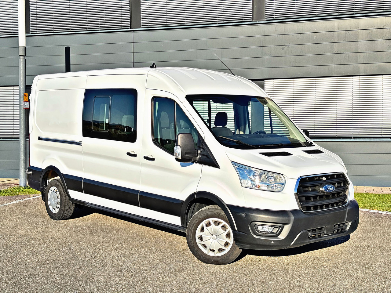 Ford Transit 350 L3H2 Trend|Kamera|6Sitzer|AHK|PDC|19 - الشاحنات الصغيرة كابينة مزدوجة: صورة 1 Ford Transit 350 L3H2 Trend|Kamera|6Sitzer|AHK|PDC|19 - الشاحنات الصغيرة كابينة مزدوجة: صورة 1