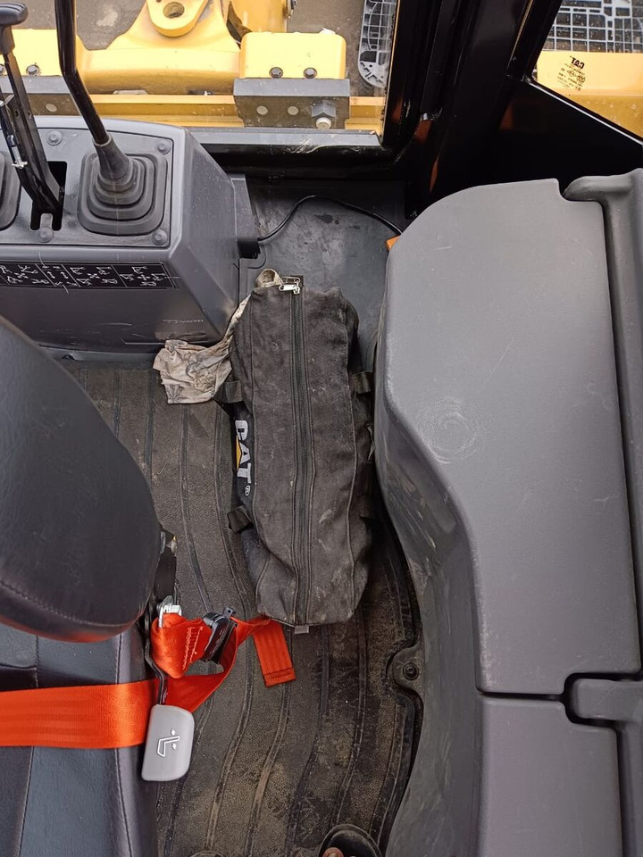 New Caterpillar 424 backhoe loader - لودر ذو محراث خلفي/ باكهو: صورة 2 New Caterpillar 424 backhoe loader - لودر ذو محراث خلفي/ باكهو: صورة 2