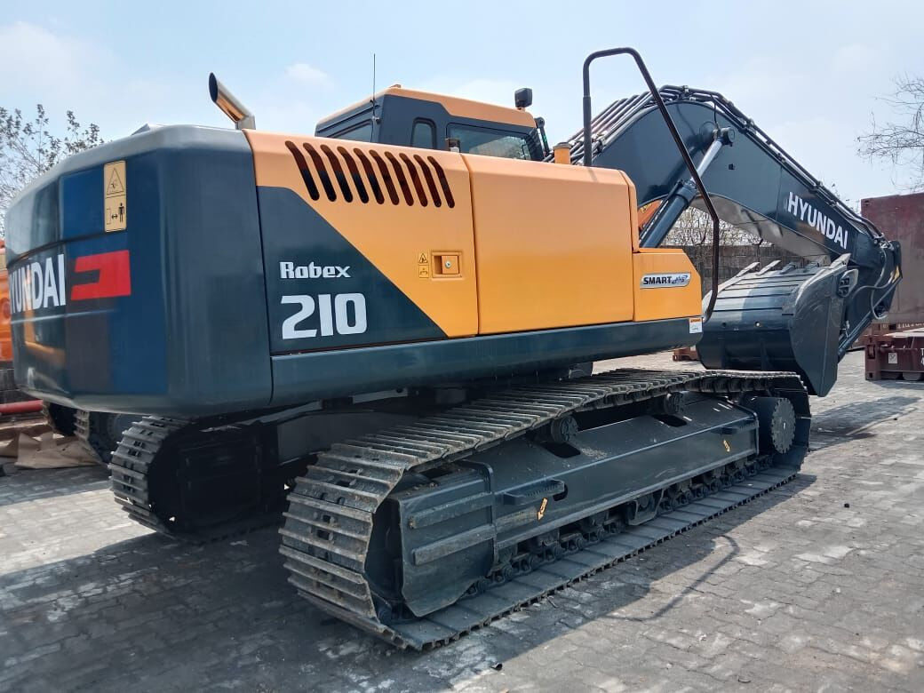 New Hyundai R210 tracked excavator - حفار زاحف: صورة 1 New Hyundai R210 tracked excavator - حفار زاحف: صورة 1