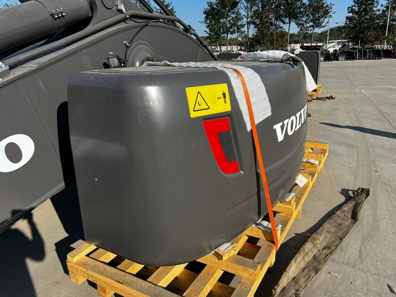 حفار زاحف للبيع  New Volvo EC480DL tracked excavator: صورة 10