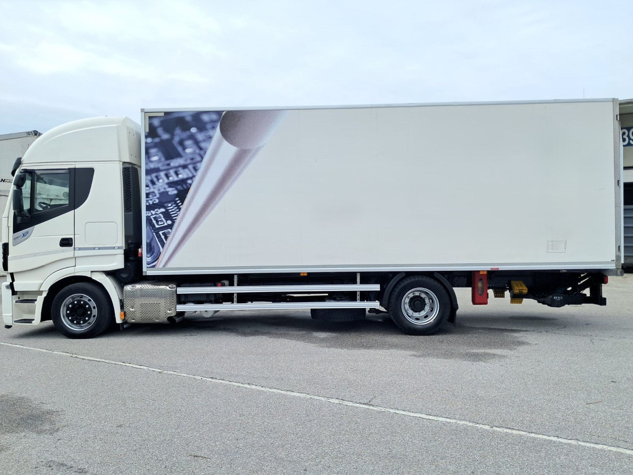 Iveco Stralis 460 Kühlkoffer | LBW | Klima | Retar - شاحنة ذات مبرد: صورة 4 Iveco Stralis 460 Kühlkoffer | LBW | Klima | Retar - شاحنة ذات مبرد: صورة 4