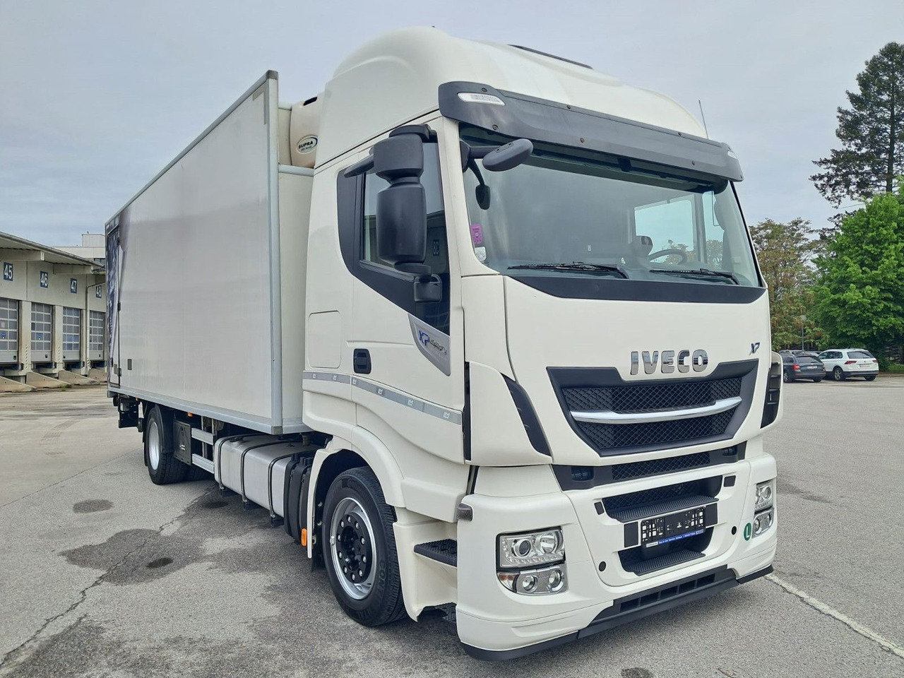 Iveco Stralis 460 Kühlkoffer | LBW | Klima | Retar - شاحنة ذات مبرد: صورة 2 Iveco Stralis 460 Kühlkoffer | LBW | Klima | Retar - شاحنة ذات مبرد: صورة 2