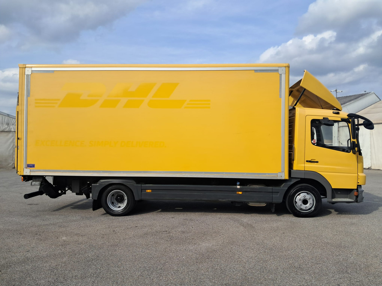 MERCEDES-BENZ ATEGO 8 16 Koffer mit LBW | Schalter | EZ 2013 - شاحنة صندوقية: صورة 3 MERCEDES-BENZ ATEGO 8 16 Koffer mit LBW | Schalter | EZ 2013 - شاحنة صندوقية: صورة 3