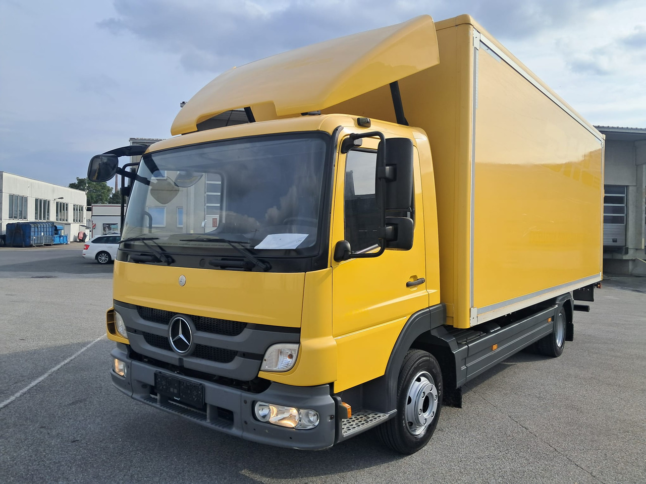 MERCEDES-BENZ ATEGO 8 16 Koffer mit LBW | Schalter | EZ 2013 - شاحنة صندوقية: صورة 1 MERCEDES-BENZ ATEGO 8 16 Koffer mit LBW | Schalter | EZ 2013 - شاحنة صندوقية: صورة 1