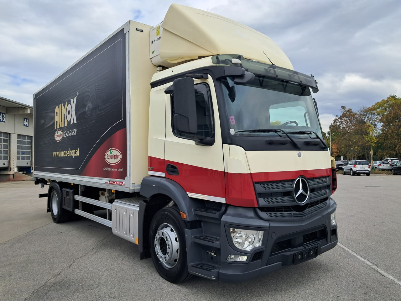 MERCEDES-BENZ Antos 1833 Kühlkoffer LBW | Standheizung | Euro 6 - شاحنة ذات مبرد: صورة 2 MERCEDES-BENZ Antos 1833 Kühlkoffer LBW | Standheizung | Euro 6 - شاحنة ذات مبرد: صورة 2