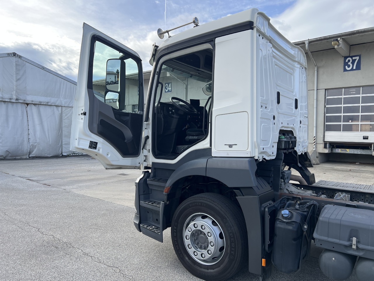 تأجير MERCEDES-BENZ Antos 25 40 | Standheizung | Klima | Liftachse MERCEDES-BENZ Antos 25 40 | Standheizung | Klima | Liftachse: صورة 8