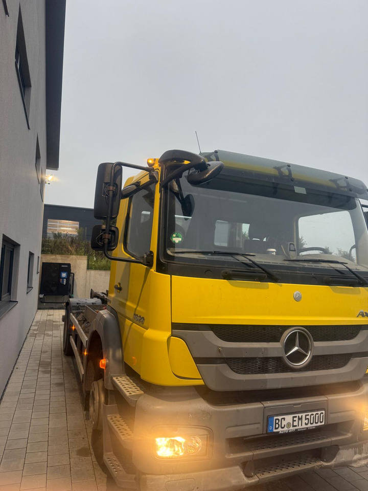 MERCEDES-BENZ AXOR 1829/ 18t Abroller TÜV/SP Neu - شاحنة برافعة خطافية: صورة 3 MERCEDES-BENZ AXOR 1829/ 18t Abroller TÜV/SP Neu - شاحنة برافعة خطافية: صورة 3