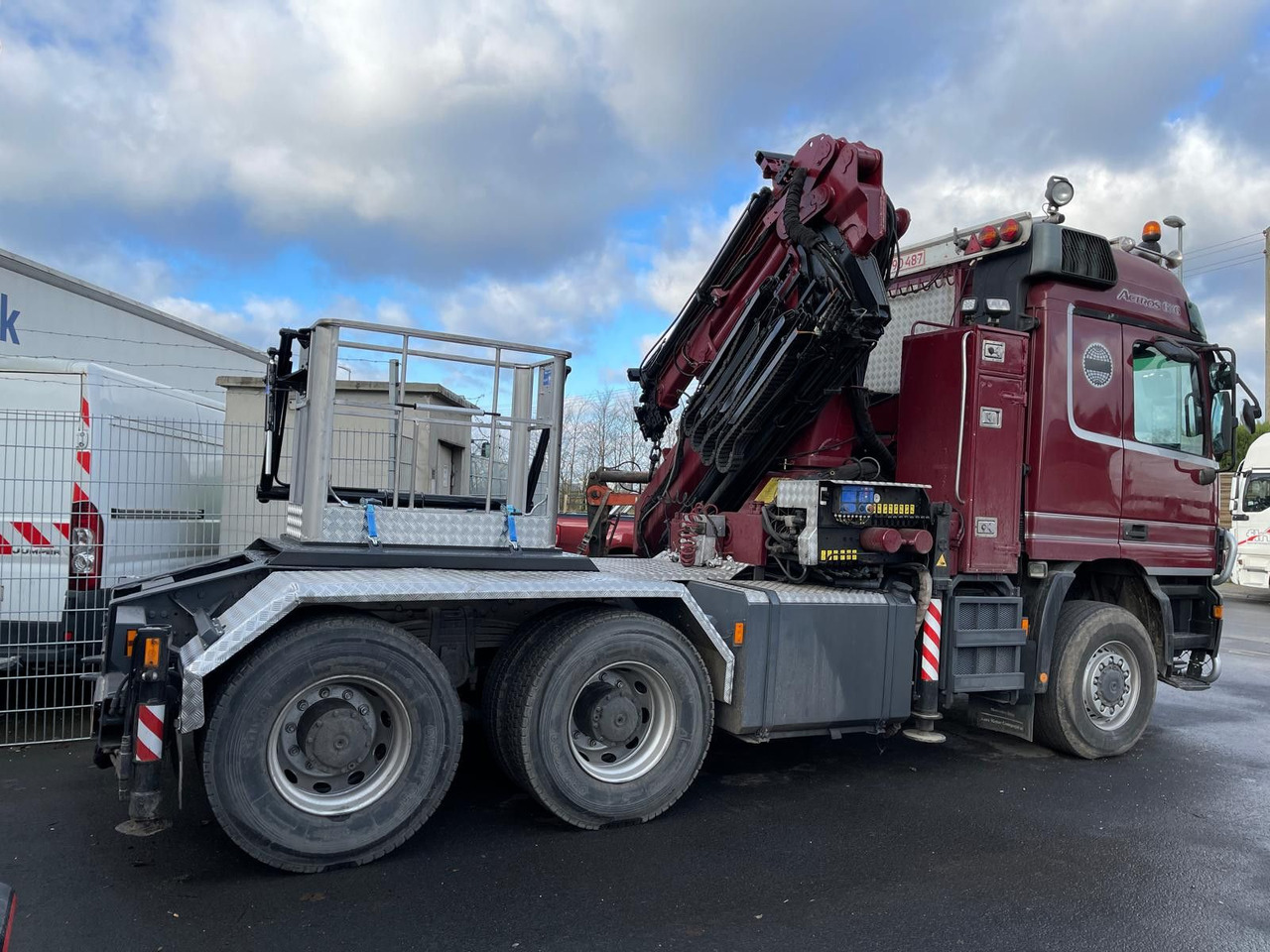 Mercedes-Benz ACTROS 3348 Kran HMF3720K4 Fly-Jip Fun k Klima - شاحنة كرين: صورة 1 Mercedes-Benz ACTROS 3348 Kran HMF3720K4 Fly-Jip Fun k Klima - شاحنة كرين: صورة 1