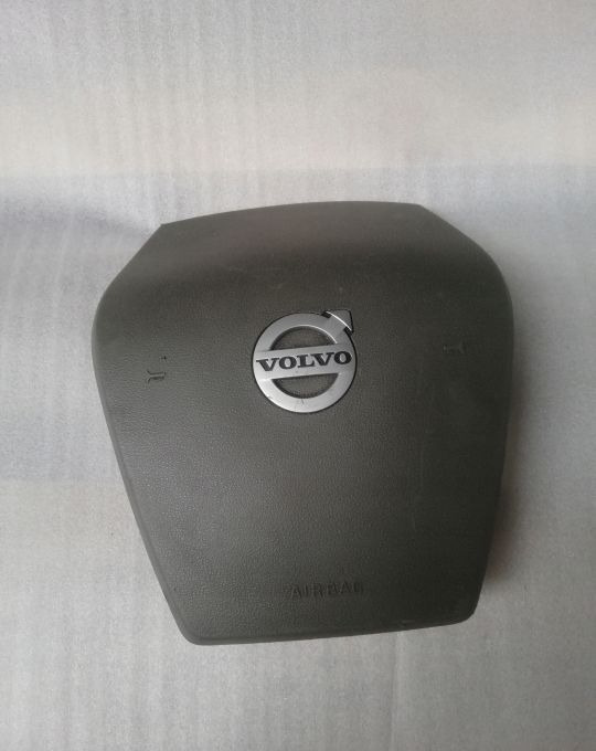 Air bag VOLVO FH4 - عجلة القيادة - شاحنة: صورة 1 Air bag VOLVO FH4 - عجلة القيادة - شاحنة: صورة 1